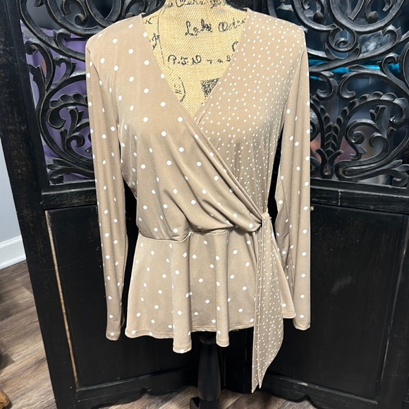 Susan Graver Liquid Knit Faux Wrap Tan w/ White Polka Dot Shirt / Top / Blouse. - Picture 2 of 9